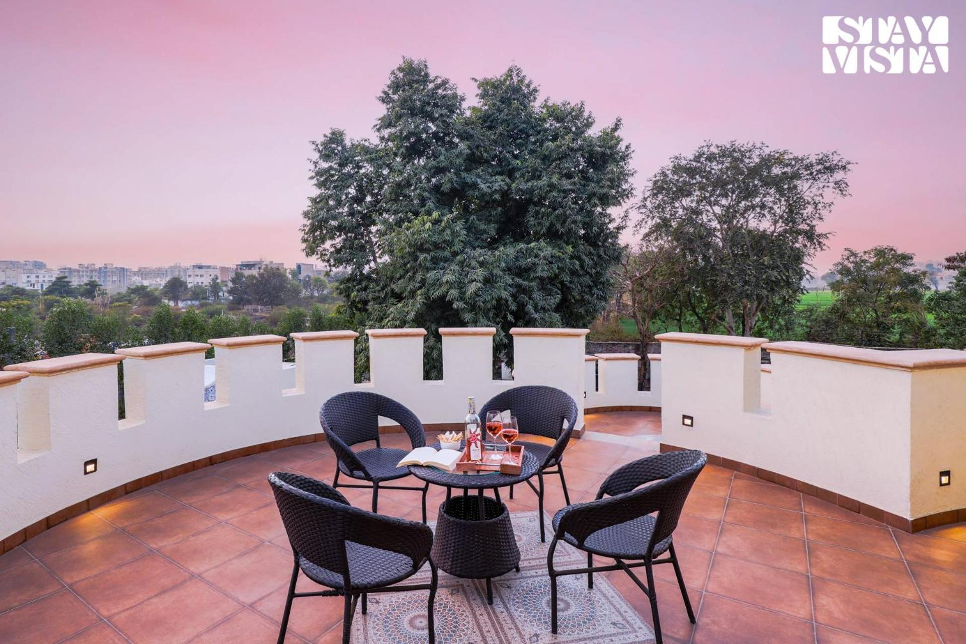 ג'איפור Stayvista'S Mystic Castle With Terrace, Swimming Pool, Lawn With Gazebo מראה חיצוני תמונה